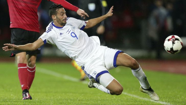 איינבינדר. קוצר מחמאות