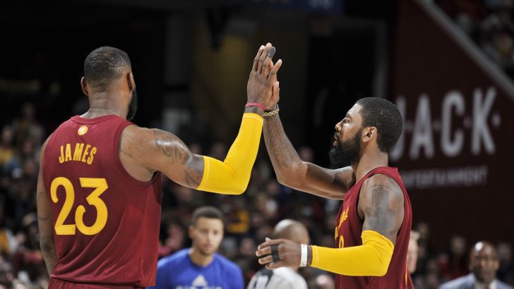 אירווינג ולברון חוגגים ניצחון דרמטי