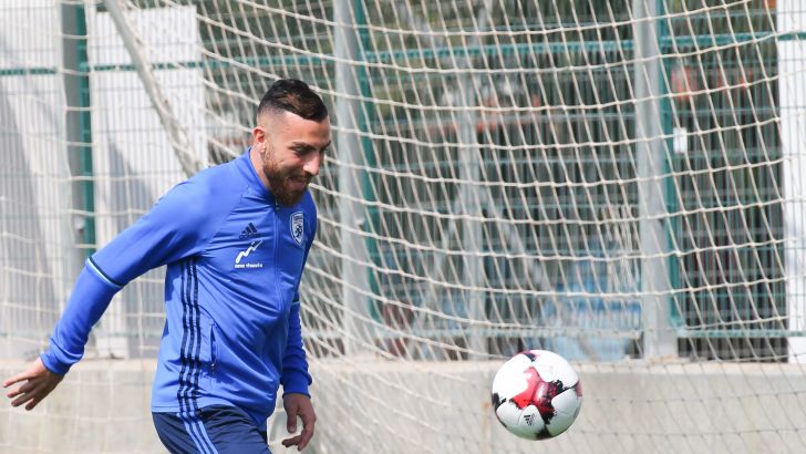 אלו באימון הראשון. מרשים את הצוות