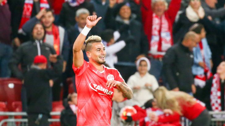 בוזגלו. בש עדיין משלמת את שכרו