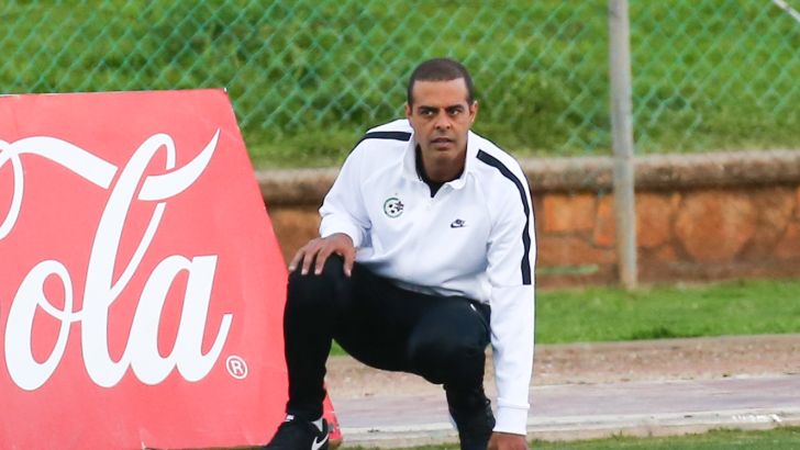 דורש הרבה מחניכיו. לוזון