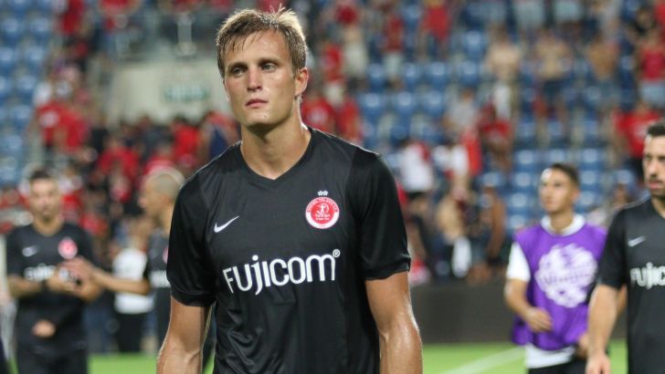 דחקו אותו לעזיבה