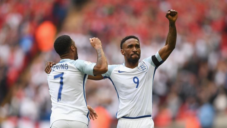 דפו. חוגג בענק בגיל 34