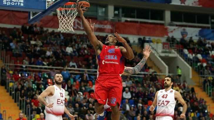 היינס קולע לסל האיטלקי