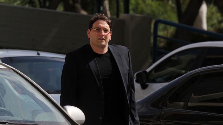 הצרות באות בצרורות