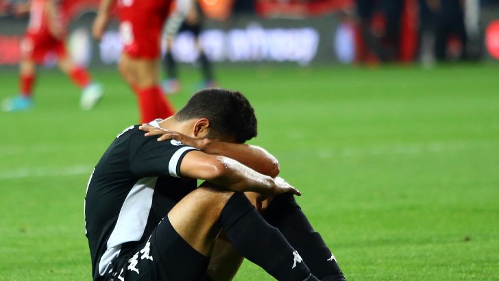 הראש באדמה ולא בגביע