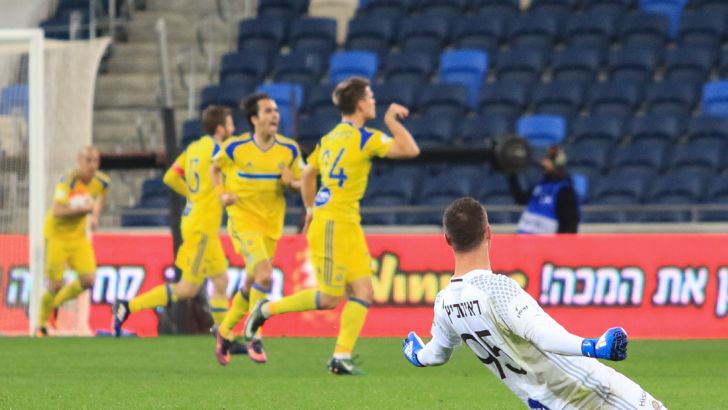 וידאר קיארטנסון חוגג. הרבה אופי