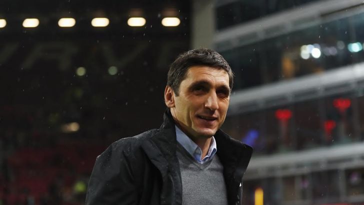 טייפון קורקוט. ג'וב יוקרתי