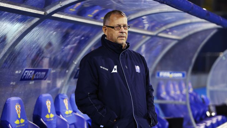 לארס לאגרבק. נורבגיה נושאת את עיניה