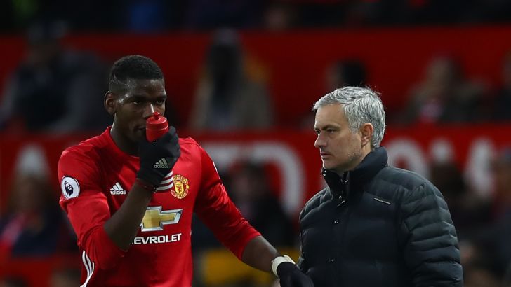 מוריניו ופוגבה. המאמן נותן גב