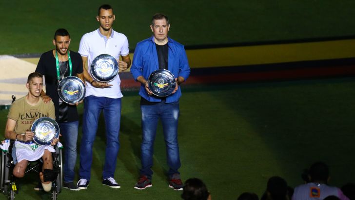 ניצולי האסון ברגע מרגש