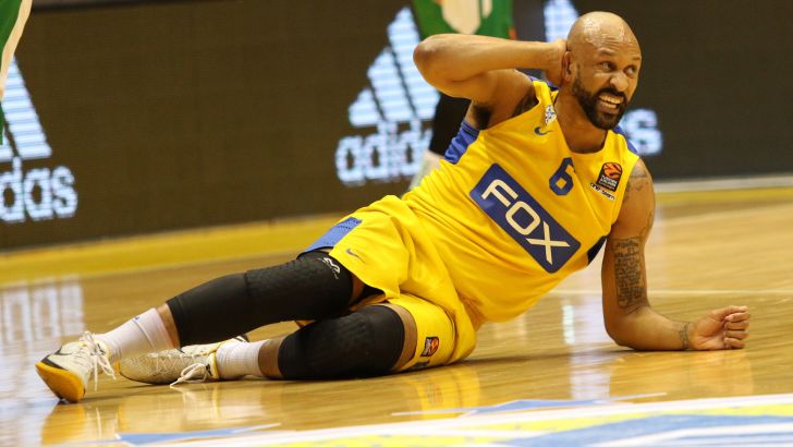 סמית. מי ישחק לצידו?