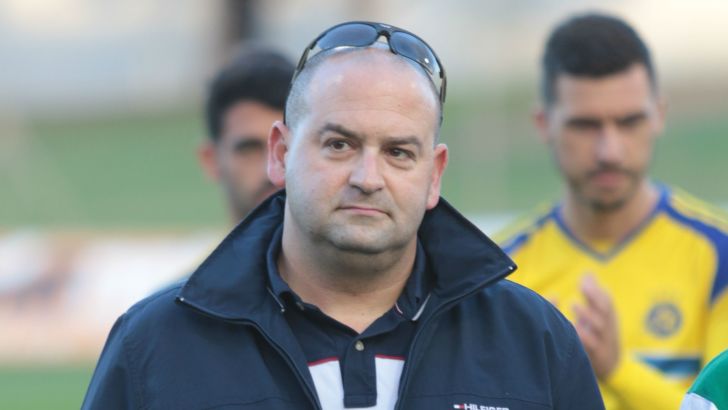 סתיו שחם. שוקל את המשך דרכו