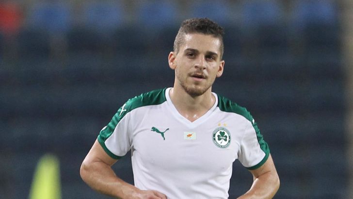 עגייב. ינסה להתיר את חוזהו בקפריסין