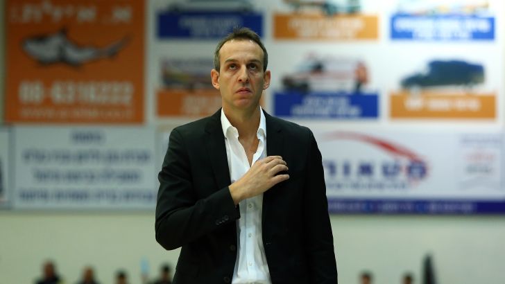 עודד קטש. מכוון גבוה