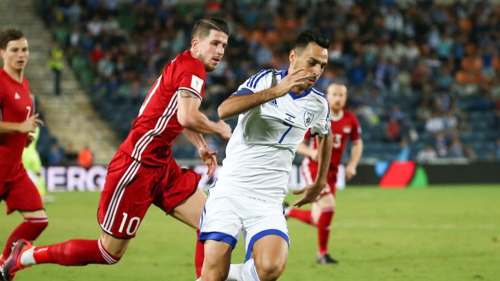 ערן זהבי. יש לו  דרישות