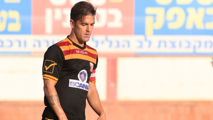 פאס. קבע חלוקת נקודות שניות לפני הסיום