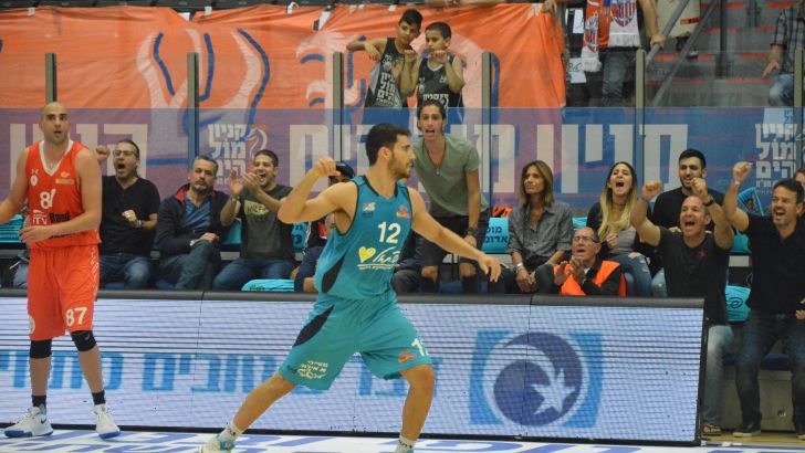 רפי מנקו. משחק לפנתיאון