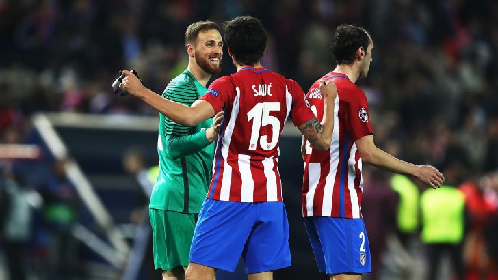 שחקני אתלטיקו מברכים את אובלק