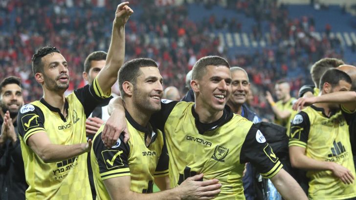 שחקני ביתר ירושלים חוגגים