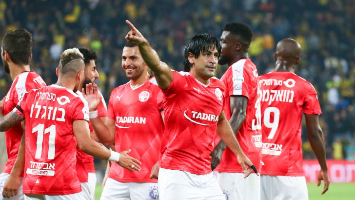 שחקני הפועל באר שבע חוגגים