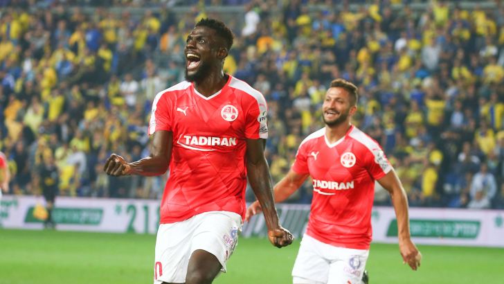 ג'ון אוגו חוגג שער אליפות