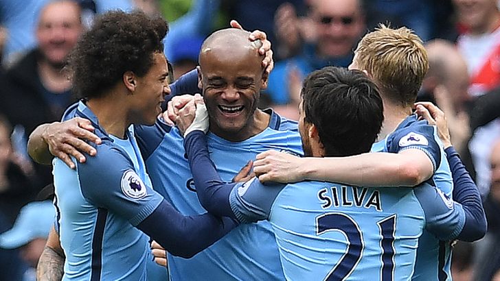 וינסנט קומפאני חוגג שער במנצ'סטר סיטי