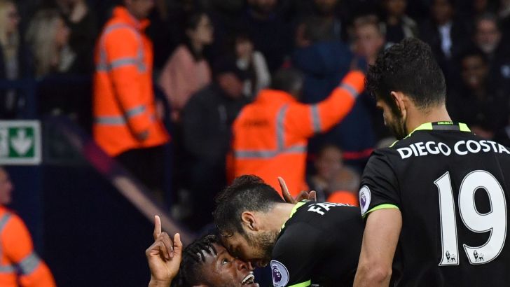 מיצ'י באטשואי חוגג