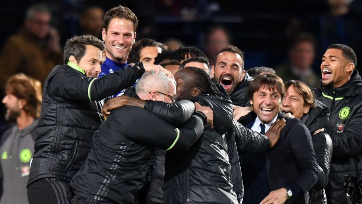 שחקני צ'לסי חוגגים