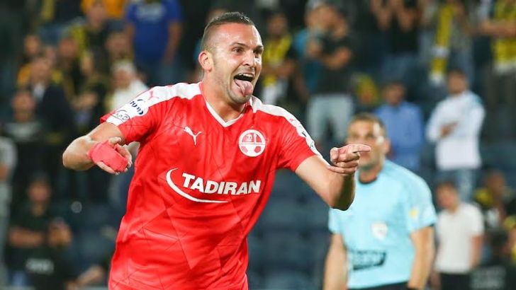 בן שהר כובש וחוגג