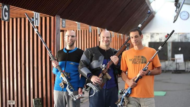 מיכאל רוהר באמצע