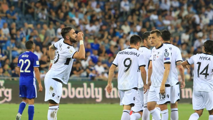 ארמנדו סאדיקו חוגג מול ישראל