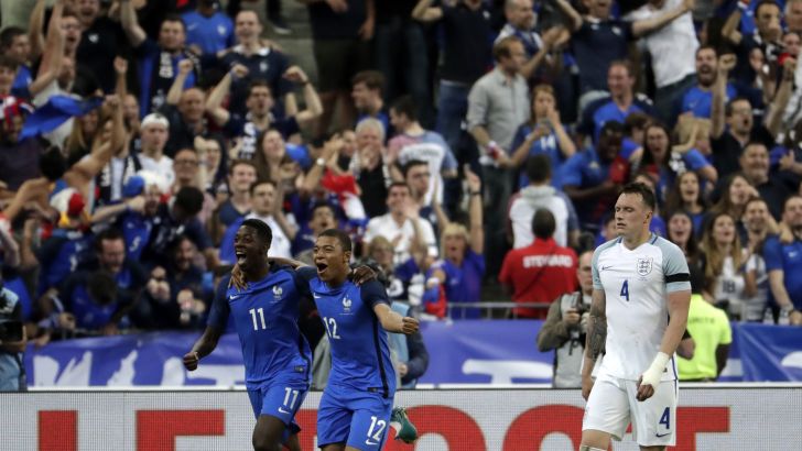 קיליאן אמבפה חוגג עם קיליאן אמבפה