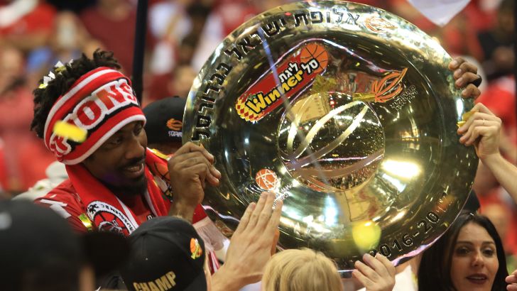 אמארה סטודמאייר והצלחת הראשונה