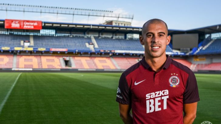 טל בן חיים מוצג בספרטה פראג