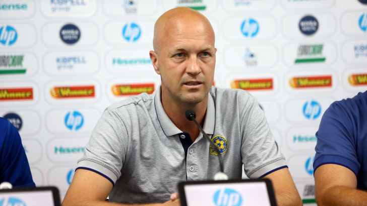 קרויף. "החתמות שחקנים? נעשה זאת בצורה מסודרת"