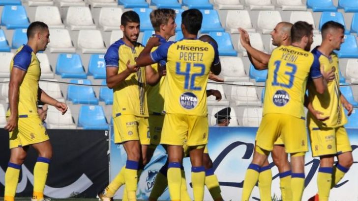 שחקני מכבי תל אביב חוגגים