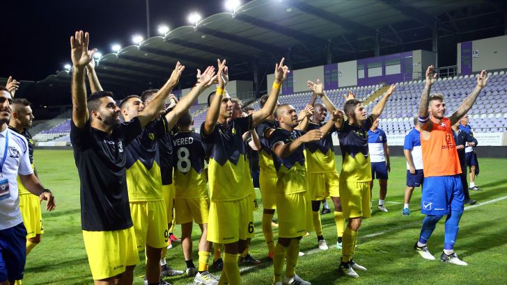 שחקני בית"ר ירושלים חוגגים