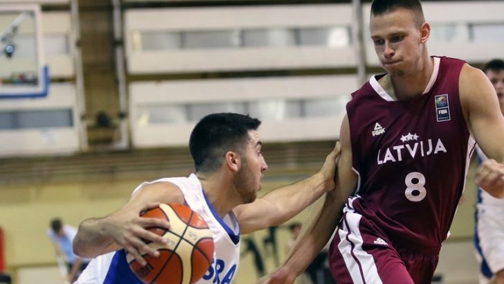 תמיר בלאט מול לטביה