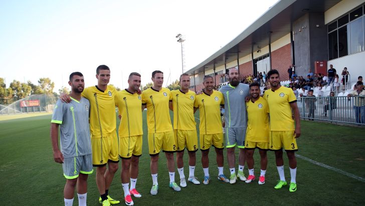 נילסן (שני משמאל) באימון פתיחת העונה