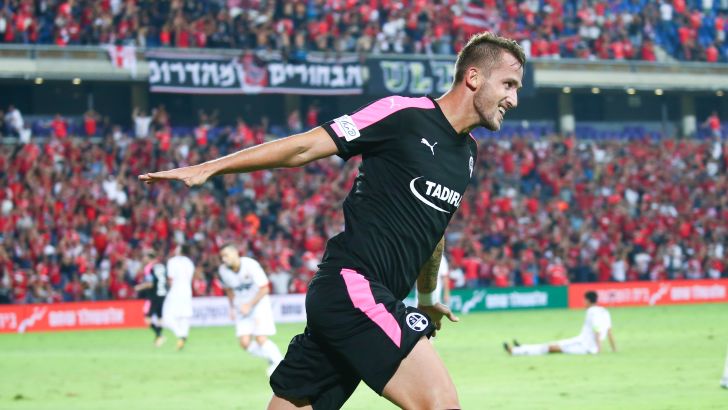 תומאש פקהארט