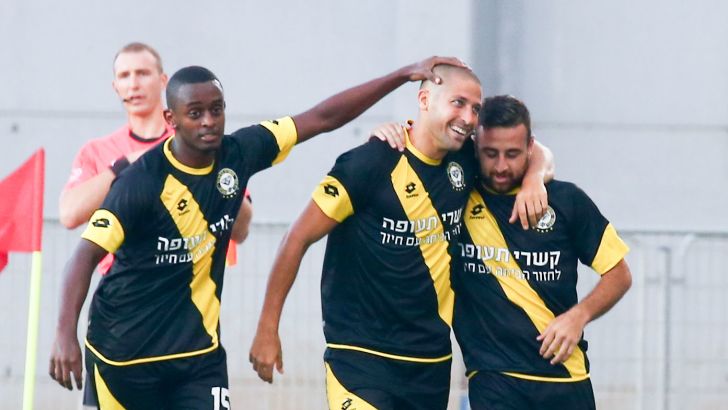 חגי גולדנברג חוגג עם סבע