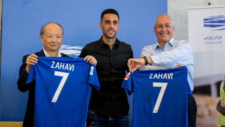 עם אלישע לוי