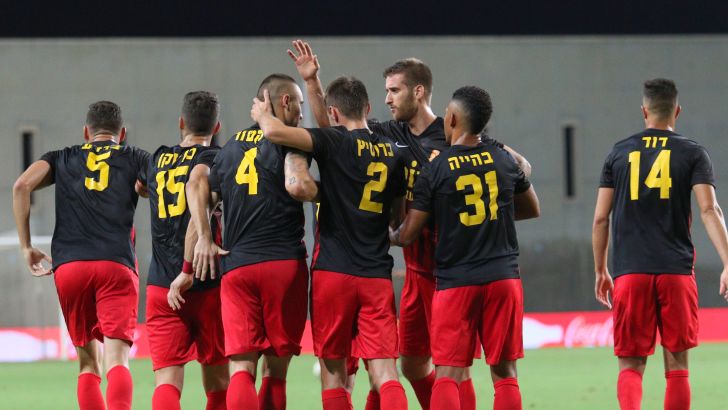 שחקני אשדוד חוגגים יתרון