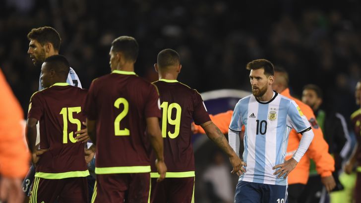 מסי במדי ארגנטינה נגד ונצואלה