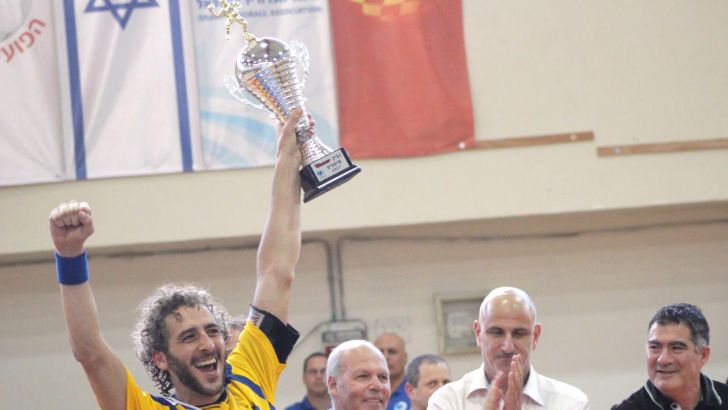 יואב נאמן והגביע