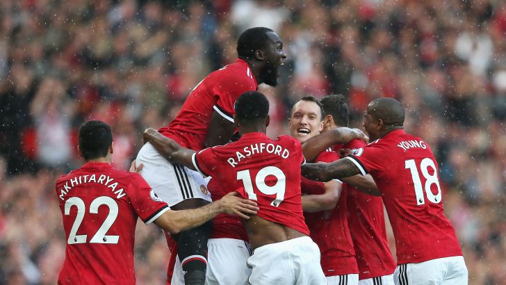 רומלו לוקאקו והשדים האדומים חוגגים