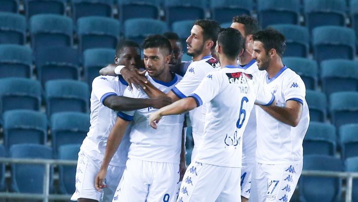 שחקני קרית שמונה שמחים