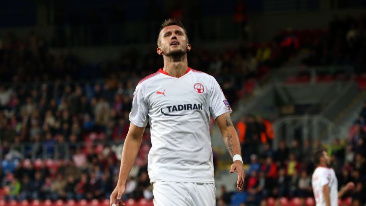 תומאש פקהארט