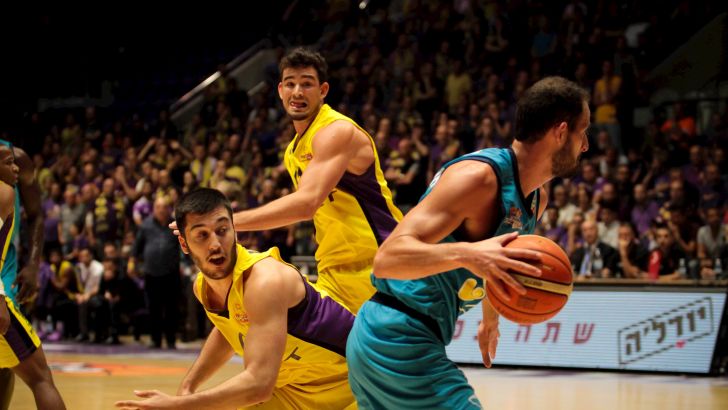 עמית שמחון מול תמיר בלאט